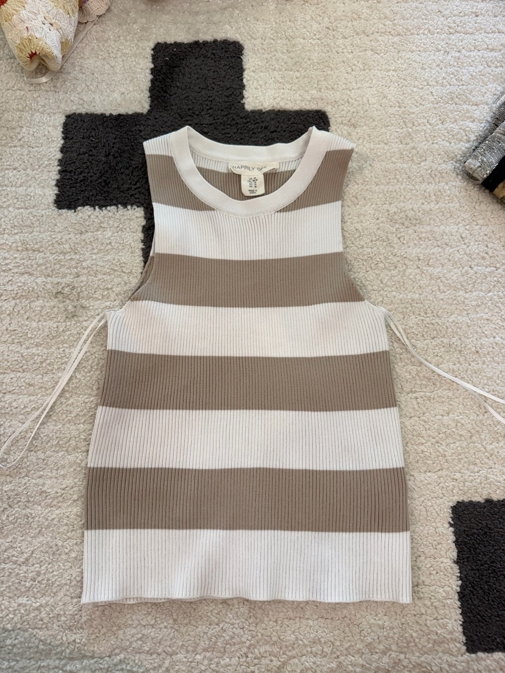 Happily striped ribbed tank in beige and white